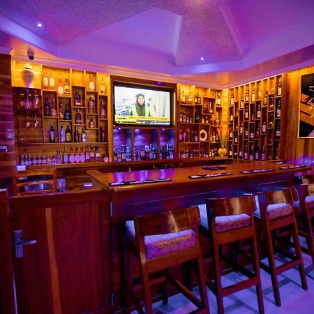 Hadjens Hotel Mwanza Eksteriør bilde